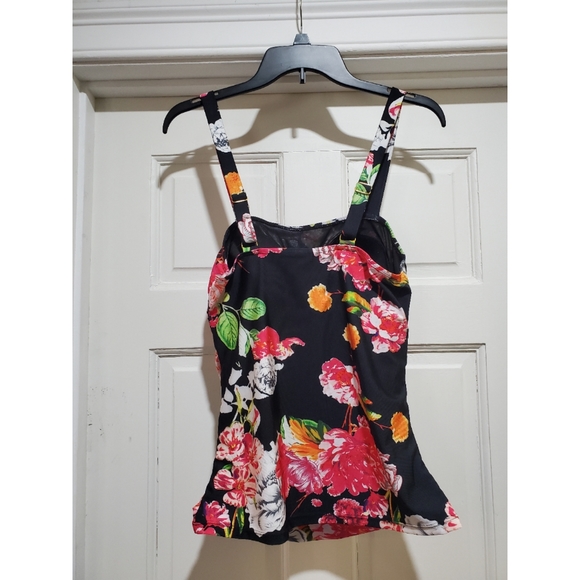 Kensie Bathing Suit Top. New with tags. Never worn. - Picture 2 of 7